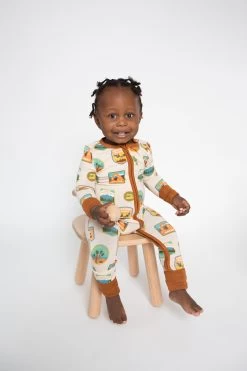 National Parks Patches Southwestern 2-Way Zipper Romper 9 National Parks Patches Southwestern 2-Way Zipper Romper -Baby Product Shop 126F3NPSW F23 LIFESTYLE 1