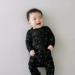 Zippered Footie In Midnight Constellation -Baby Product Shop kyte baby zippered footies zippered footie in midnight constellations 31709807313007 1300x 010aacec 7313 4ca3 af81 a61a7f292751