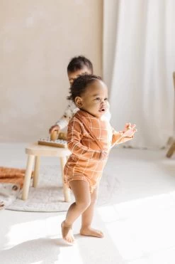 Long Sleeve Bodysuit - Oak Leaves -Baby Product Shop long sleeve bodysuit oak leaves loulou lollipop lil tulips 29968770236534